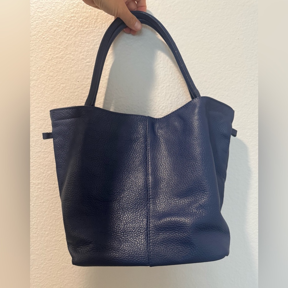 Blue Lemon Paris “Laura” Elegant Navy Blue Leather Tote Bag - Picture 5 of 8